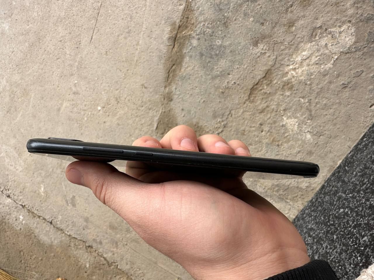 Redmi 7 qora rang