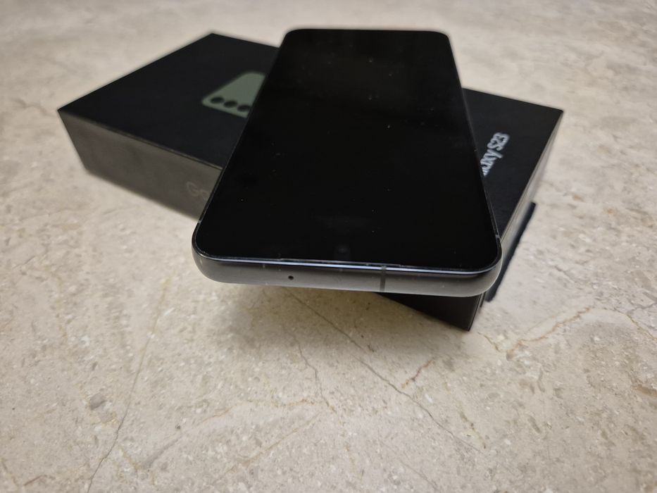 Vand Samsung S23 256GB impecabil la cutie
