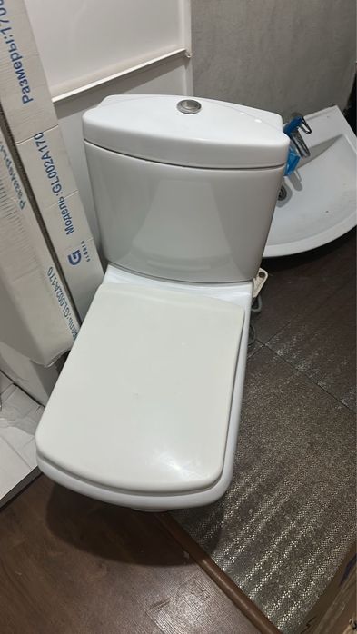 Унитаз срочно продам