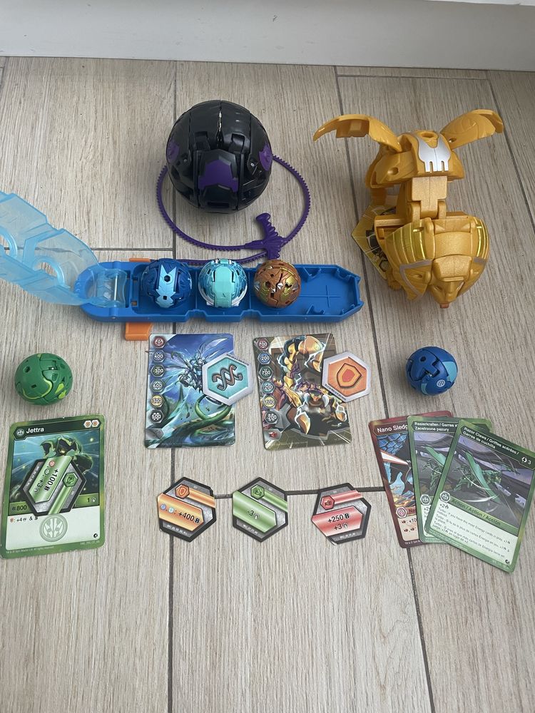 Бакуган Bakugan малки и големи с карти