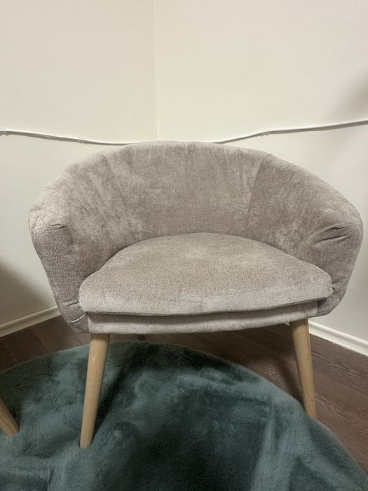 Чисто нови фотьоли