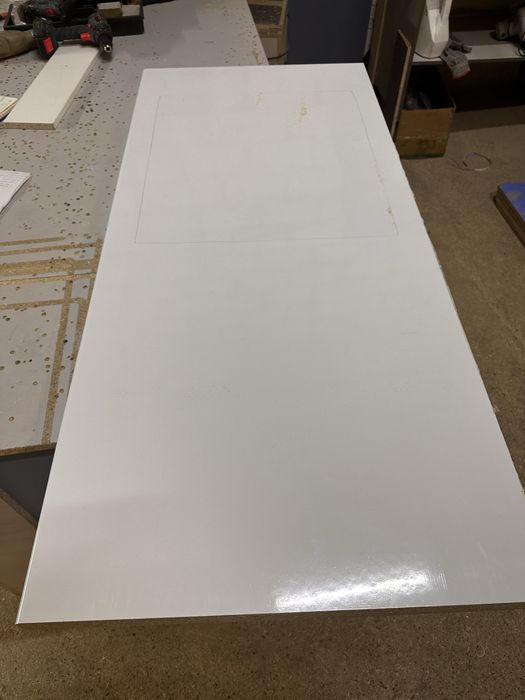 Продам столещницу белый глянец.