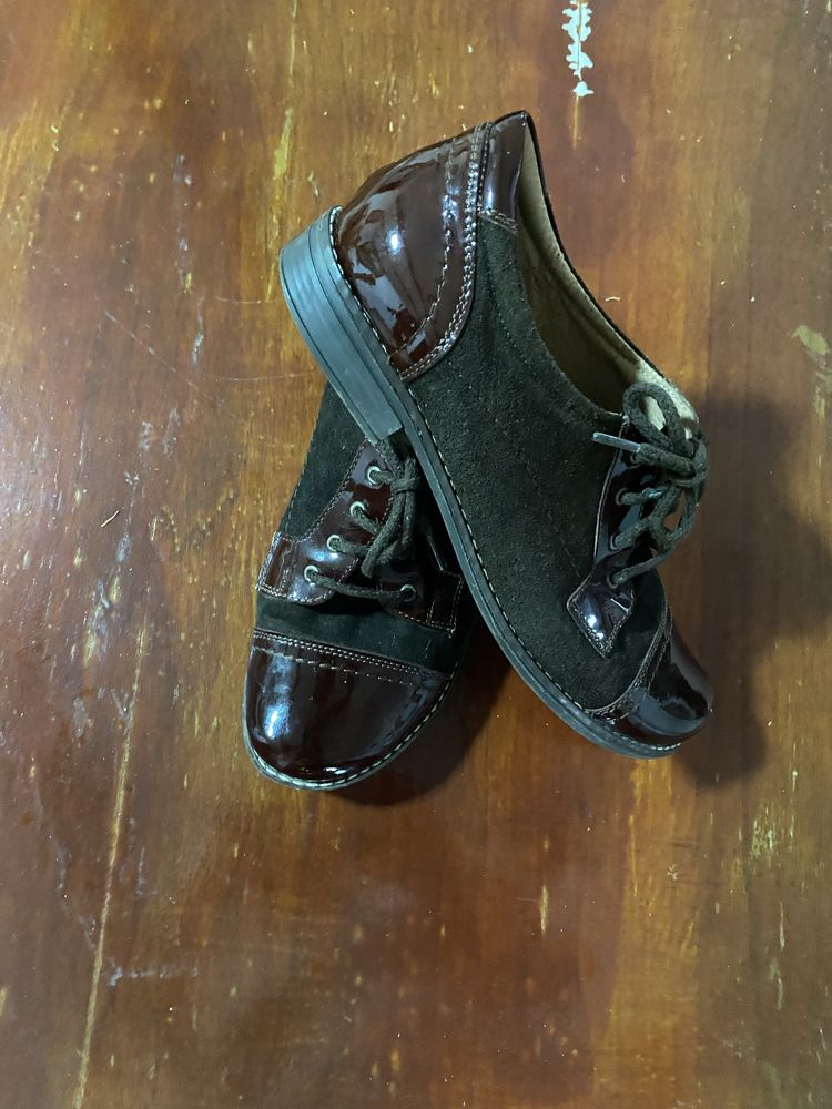 Pantofi de piele