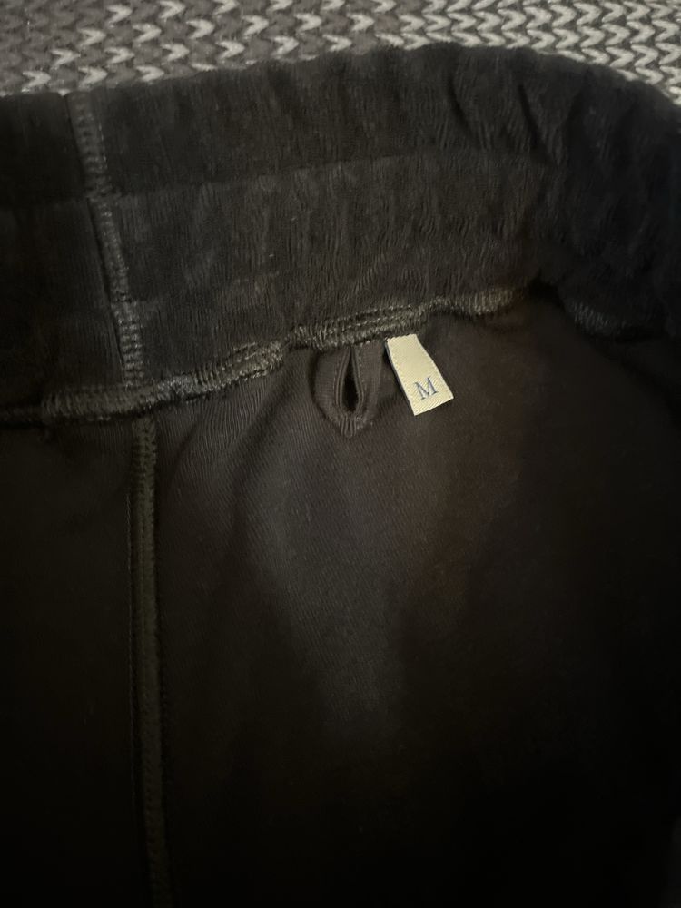 Уникални къди панталони moncler