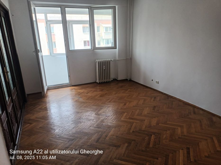 Obor - Doamna Ghica aproape de rond 3 camere de vanzare sau inchiriat