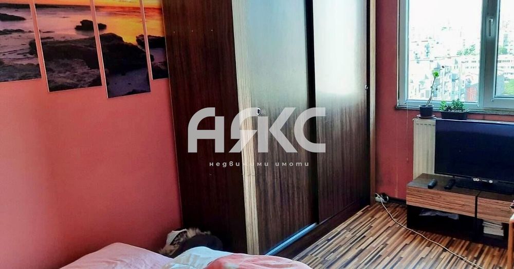 Двустаен обзаведен апартамент в кв. Люлин 1