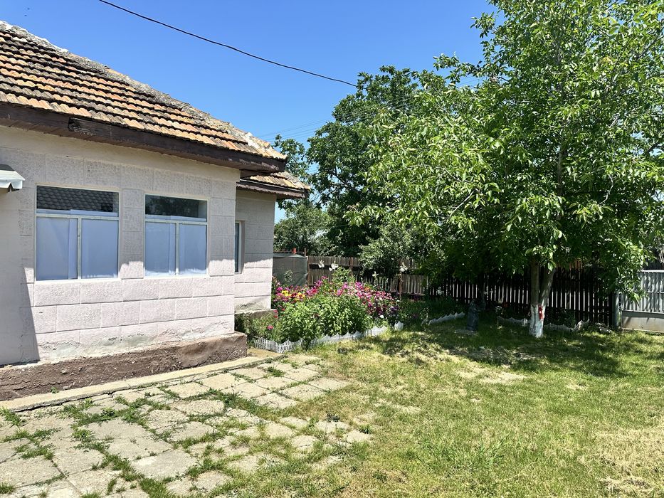 Casa cu teren la asfalt Comuna Merei plus utilitati
