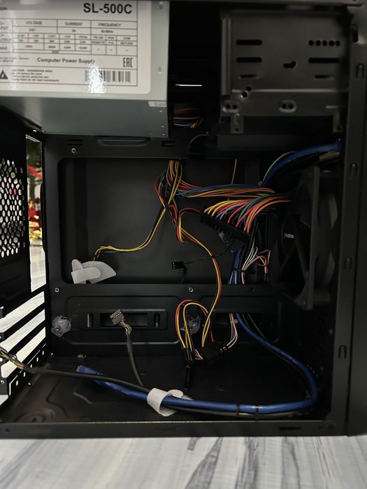 Carcasa plus sursa 500W noua