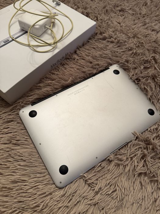 Продам MacBook Air (11-inch,Early 2015)