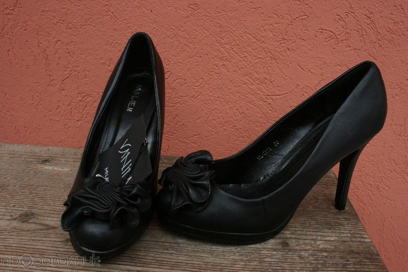 Ново! 39 номер черни елегантни обувки – внос Италия