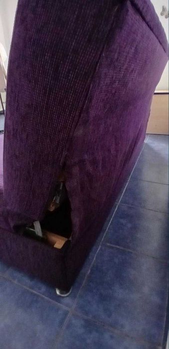 Canapea extensibilă cu ladă de depozitare spațioasă