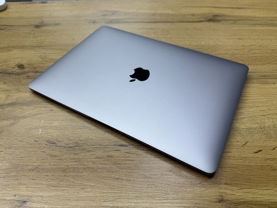Macbook Air 13, M1 в рассрочку с первым взносым 209 у.е.