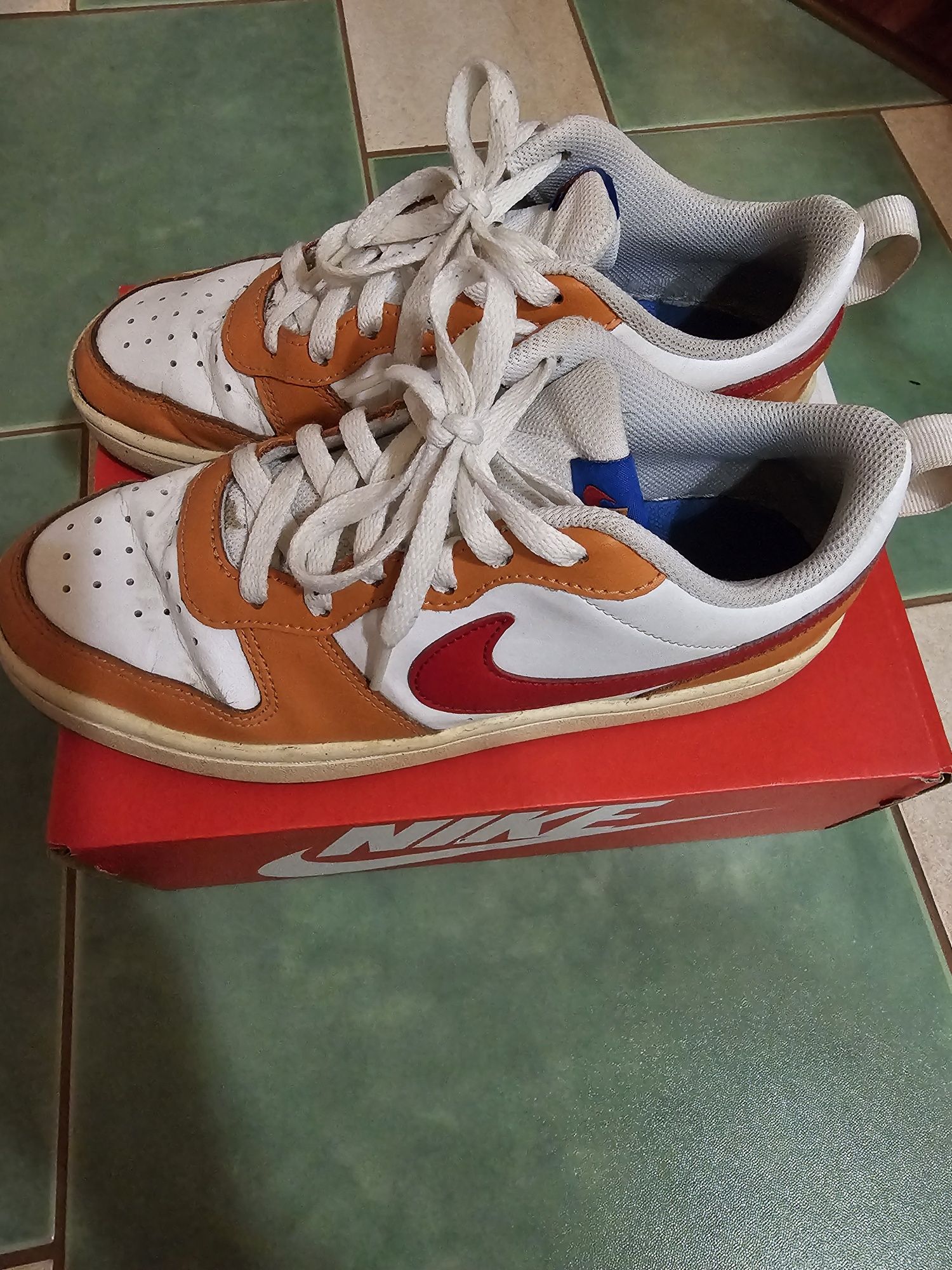 Pantofi sport Nike Court Borough