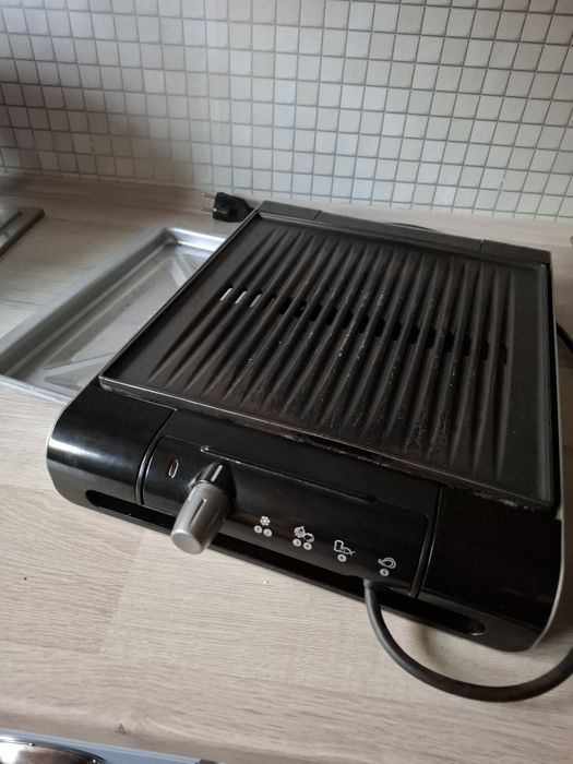 Grill Philips 2000 W, 30 x 30 cm, suprafata neaderenta