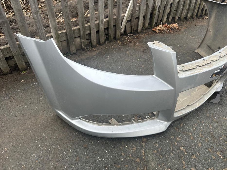 Продам бампер передний б/у
