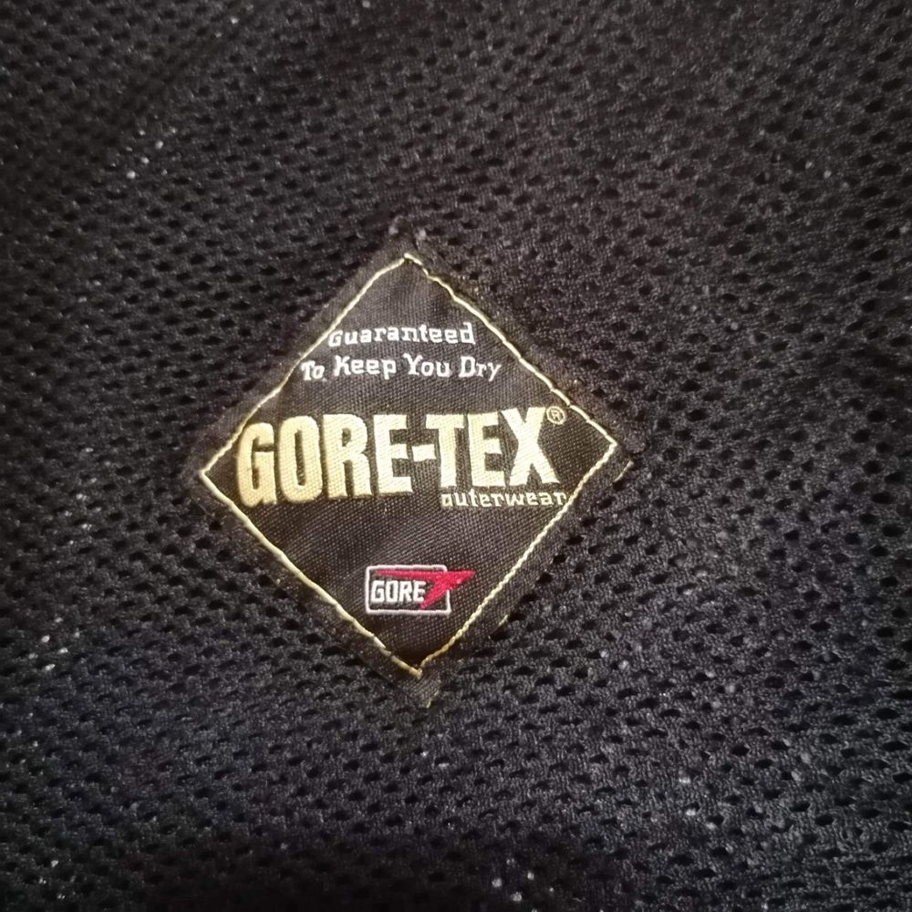 Мъжка ветровка ROSSlGNOL GORE-TEX . Размер XL