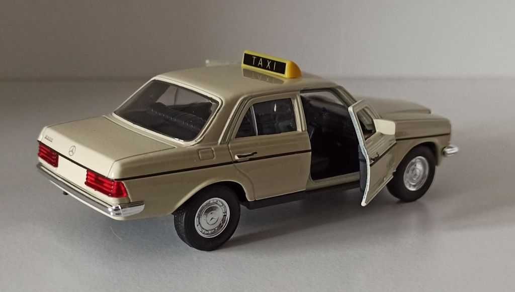 Macheta Mercedes E Class W123 Taxi (Cobra)- Welly 1/36