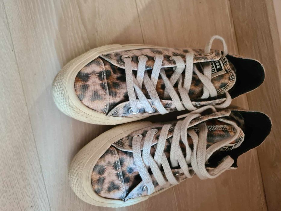 Маратонки/ сникурси converse