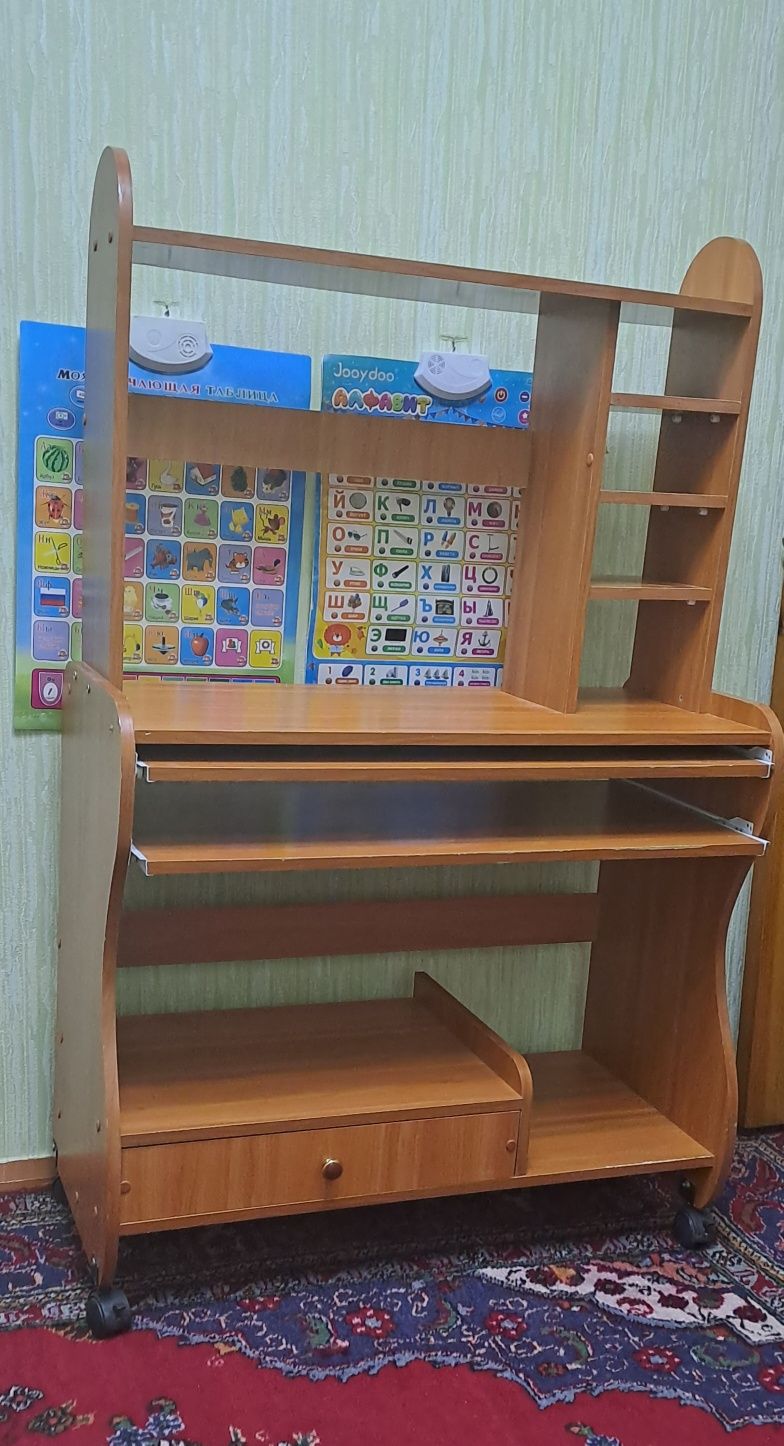 Stol kampyuterniy sotiladi