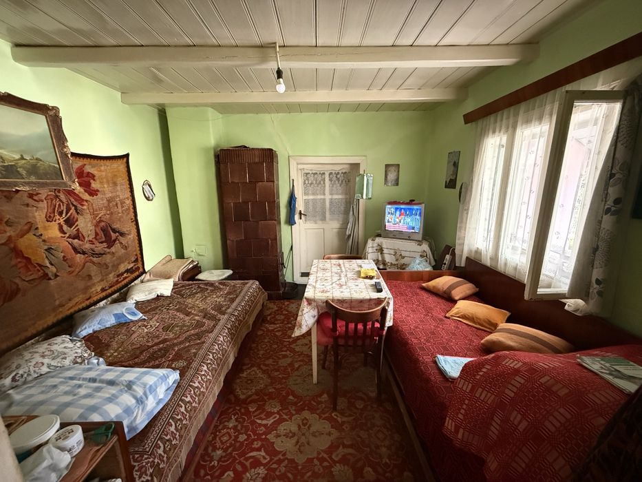 Casa cu livada, 3600mp intravilan, in Dorohoi.