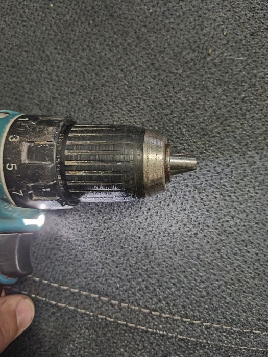 Vând bormașină Makita DDF456 originală