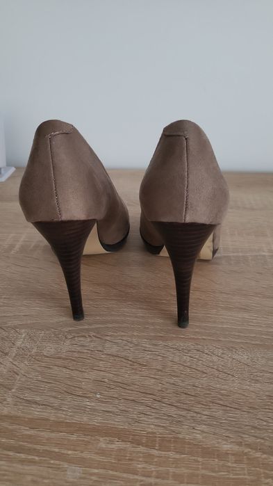 Pantofi piele intoarsa