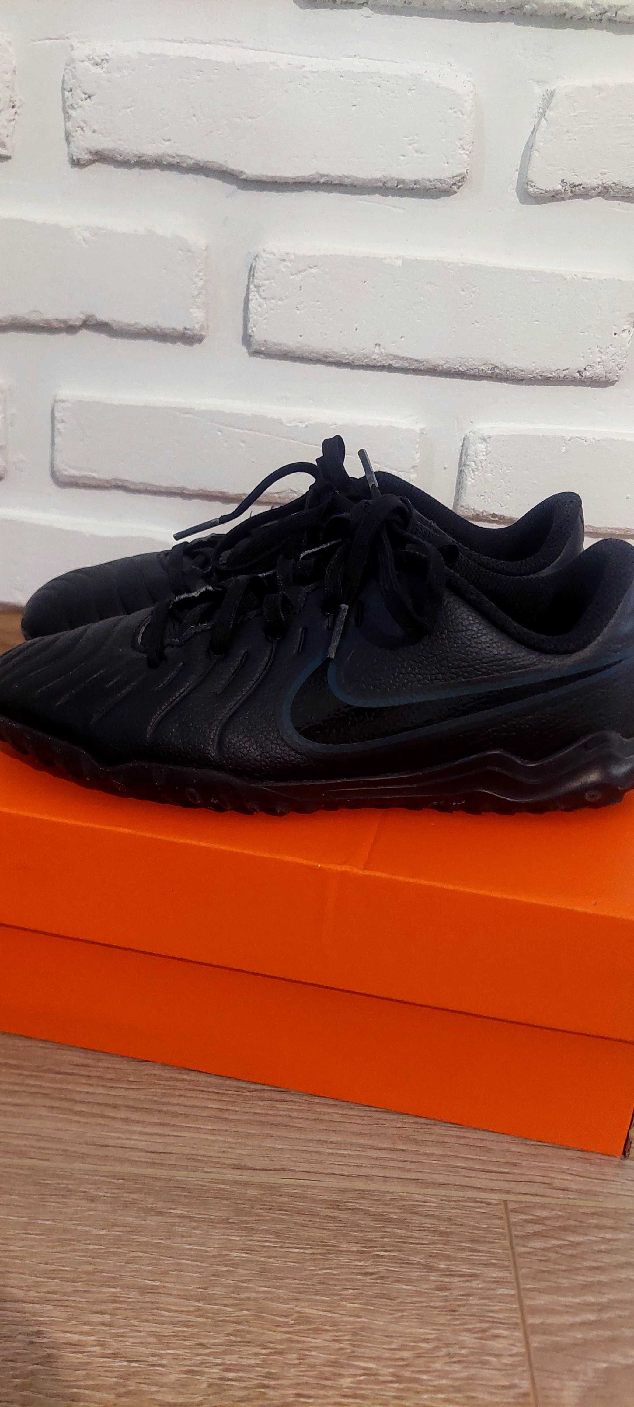 Детски футболни обувки NIKE 36номер