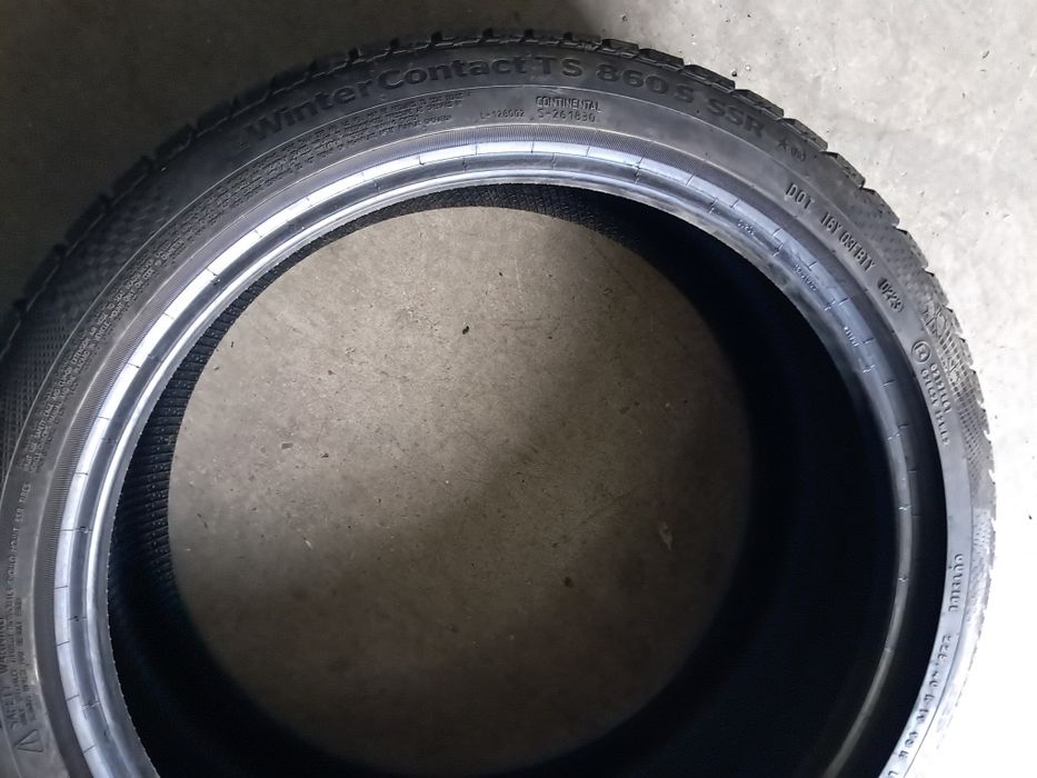 Anvelope second iarna 225 40 R19/255 35 R19 Continental * SSR RFT 2023