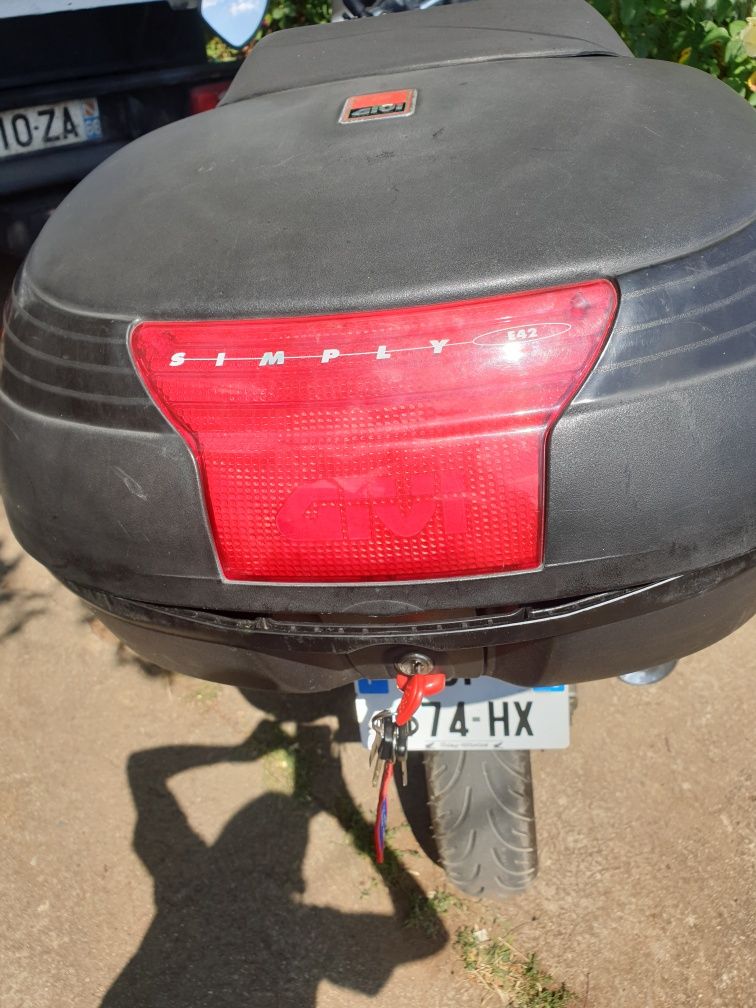 Motocicleta yamaha diverson 600cc