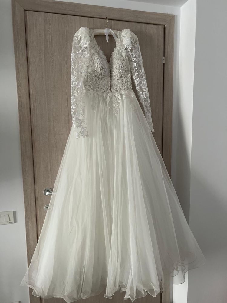 Rochie de mireasa,mărime 36/38, pt inaltime 1,67cm(include voal lung)
