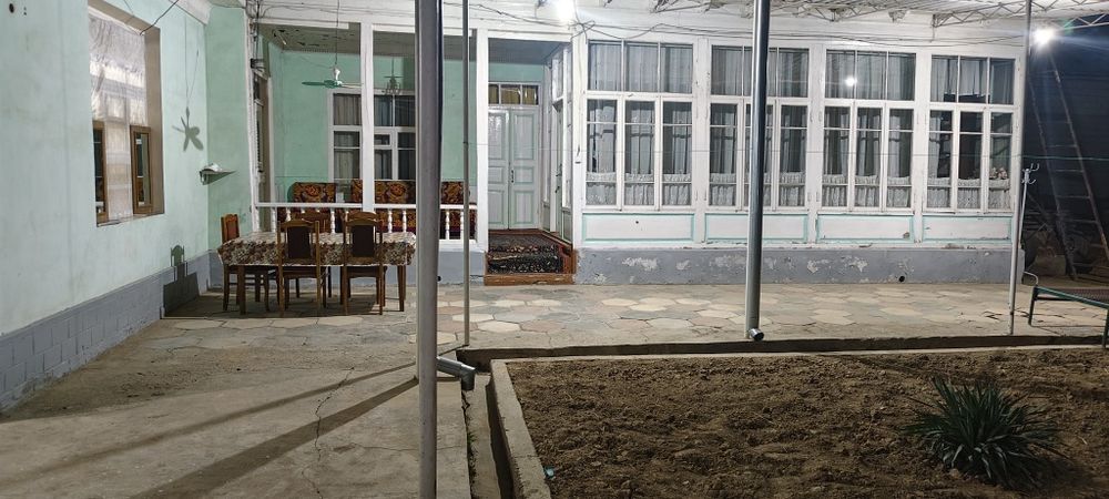 Уй ижарага берилади.