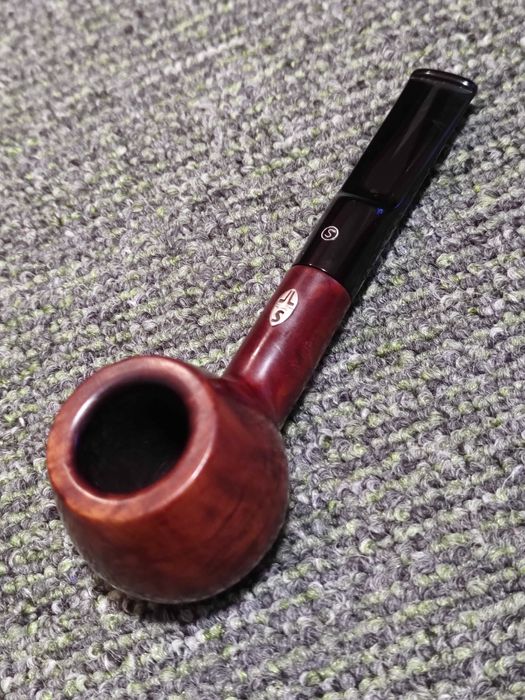 Pipa Savinelli din briar.