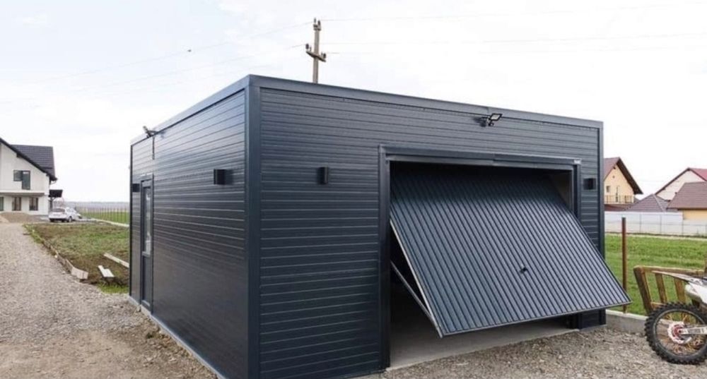 Garaje auto din structura metalica si panou sandwich termoizolant