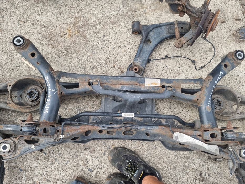 punte spate skoda superb 3 berlina 2018