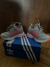 Adidas marimea 22