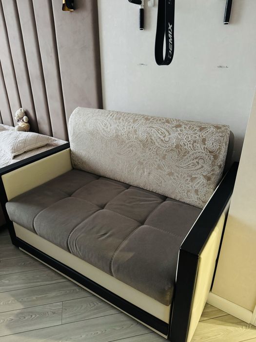 Продам диван. Хорошего качества. Полностю раздвижной