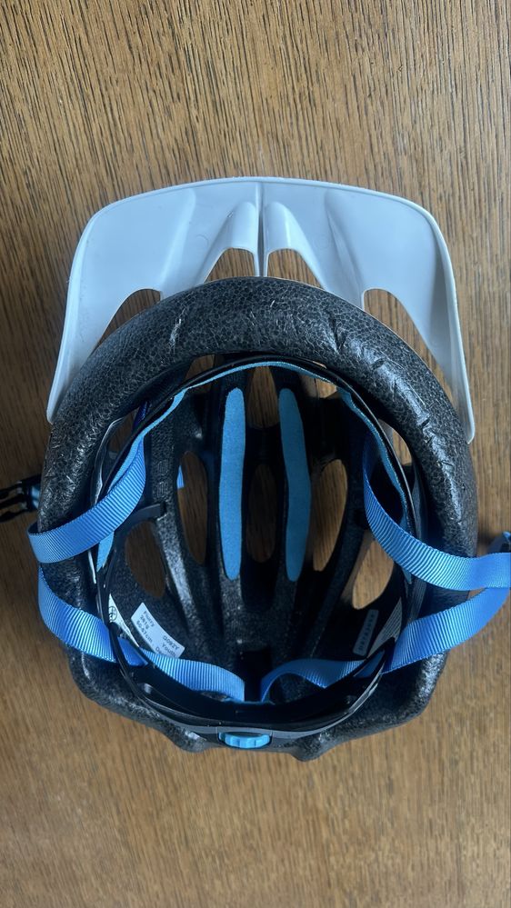 Предпазна  каска GIRO