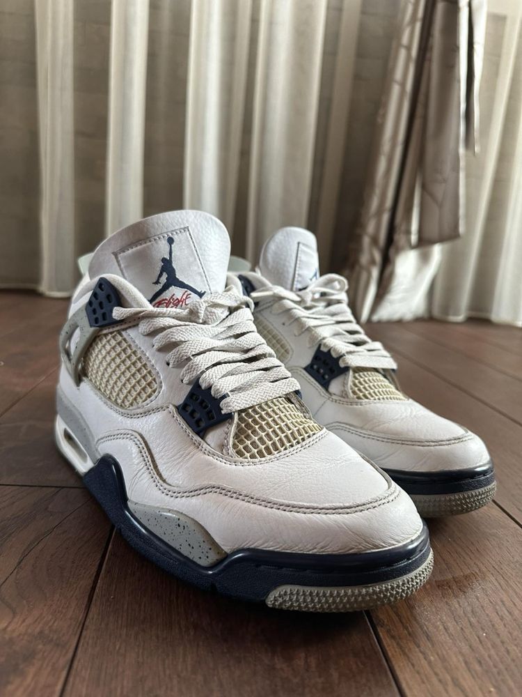 Jordan 4 Midnight Navy