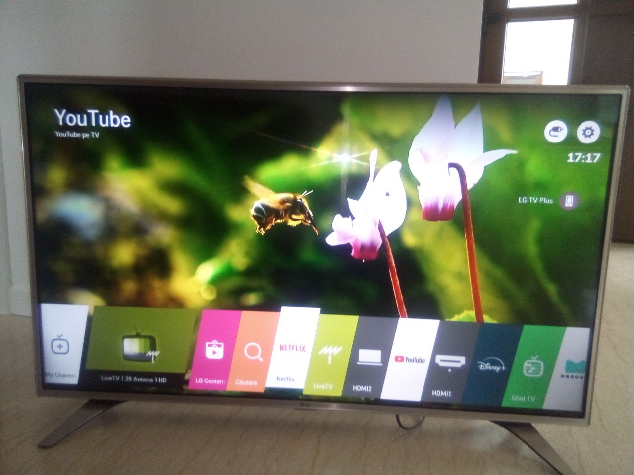 TV Smart LG 108 cm stare perfectă
