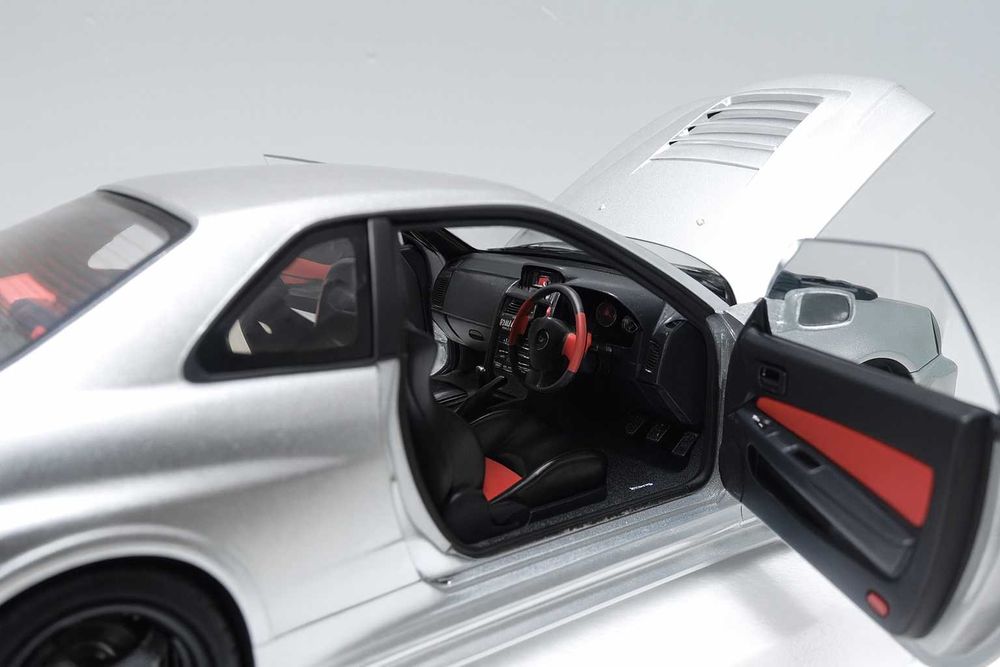 Nissan Skyline GT-R34 Z-tune (Silver) AUTOart
