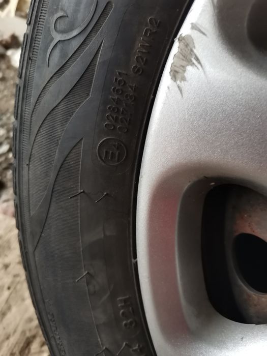 Vând cauciucuri 175/65 R14