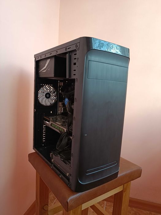 Vand PC de Gaming, in stare foarte buna.