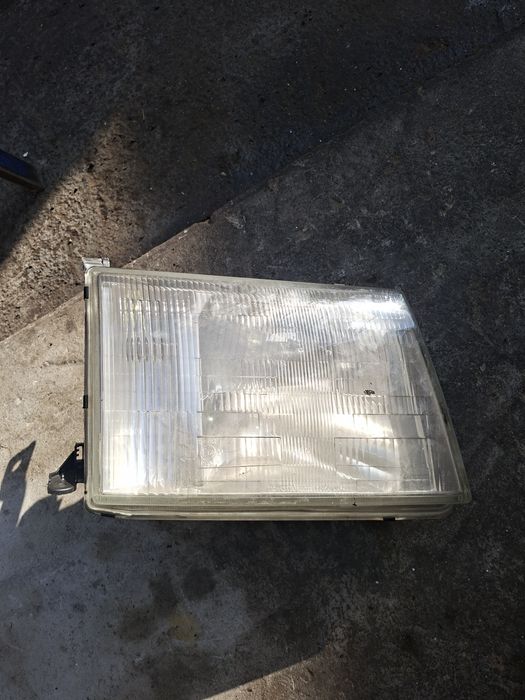 Фара правая, Тоёта Прадо 90.