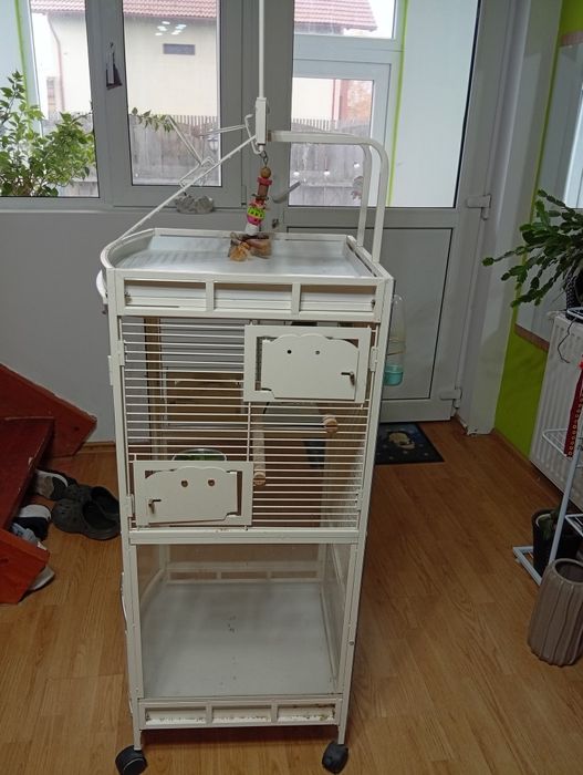 Colivie păsări foarte frumoasa și incapatoare