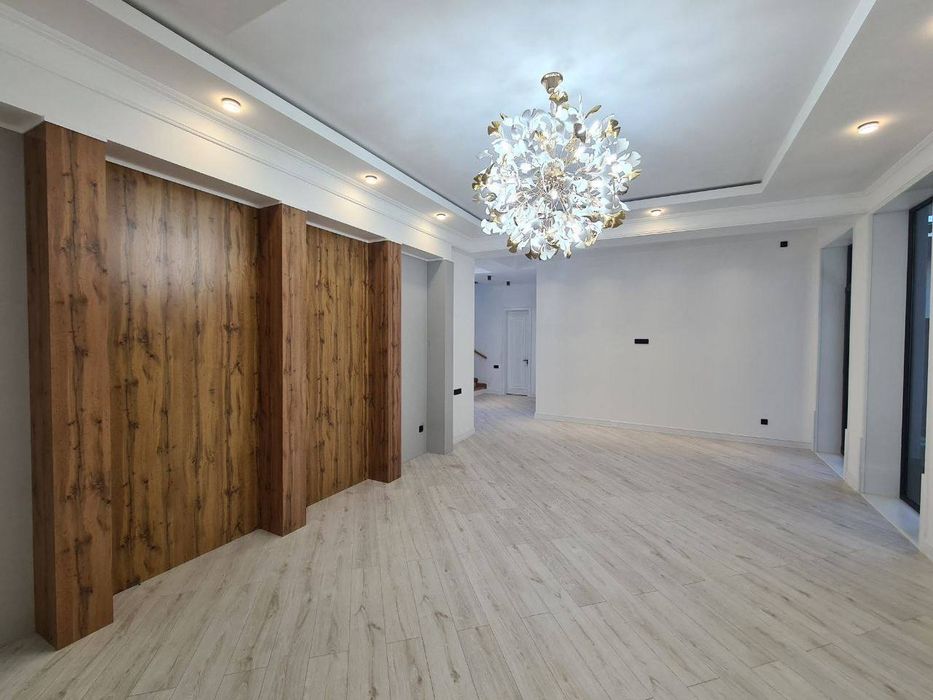 Продается 5ти комнатный дом,ул. Циолковского,М.Улугбекский р-н,360м2