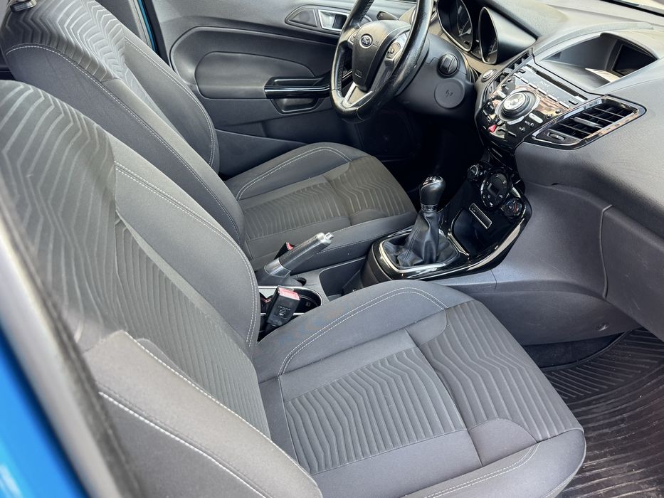 Ford Fiesta Titanium de vanzare