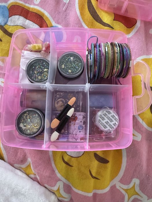 Geluri si acril constructie unghii 555 lei tot