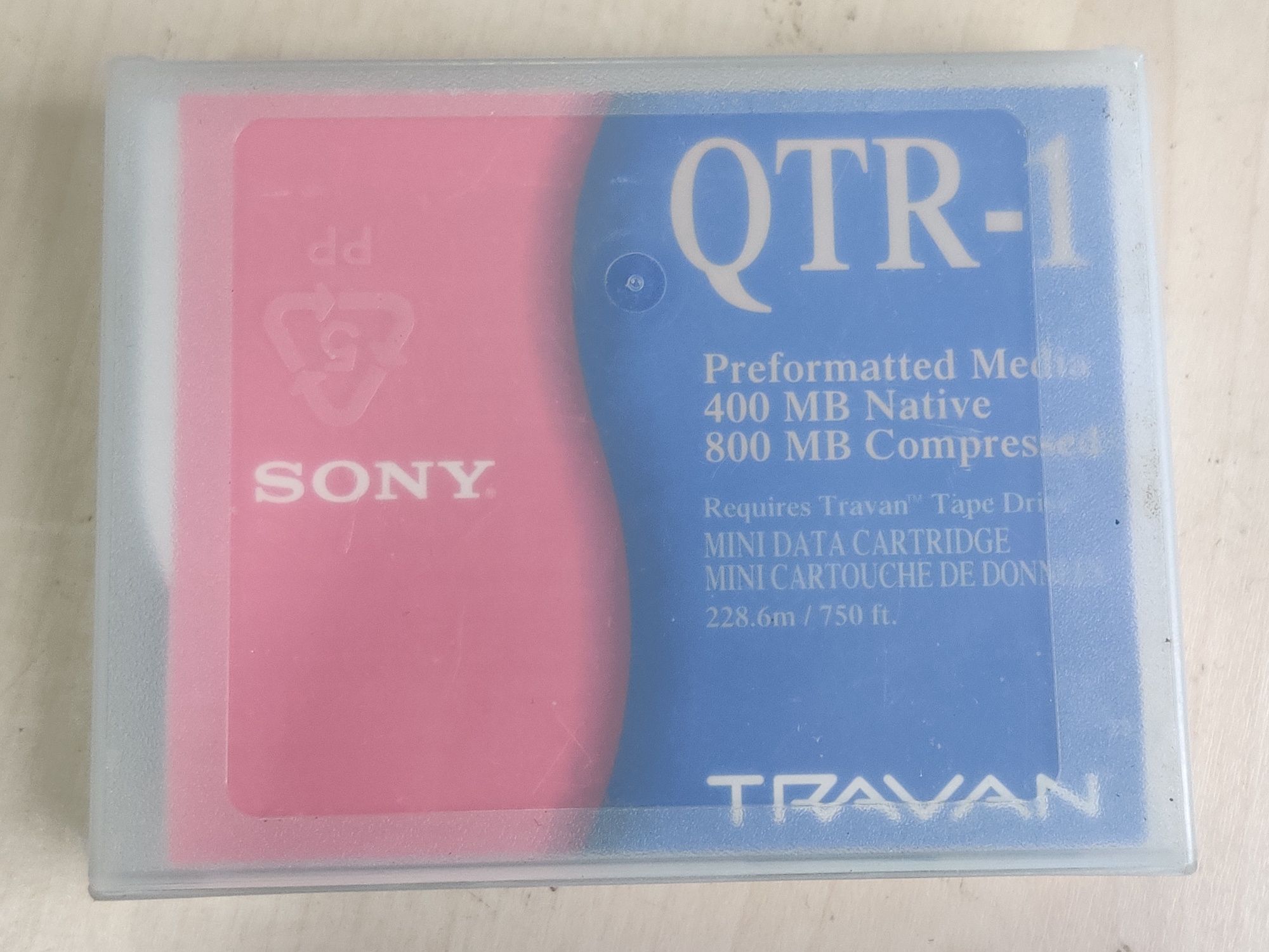 De colecție ! Memorie Sony QTR-1 , 800 MB , pe banda magnetica