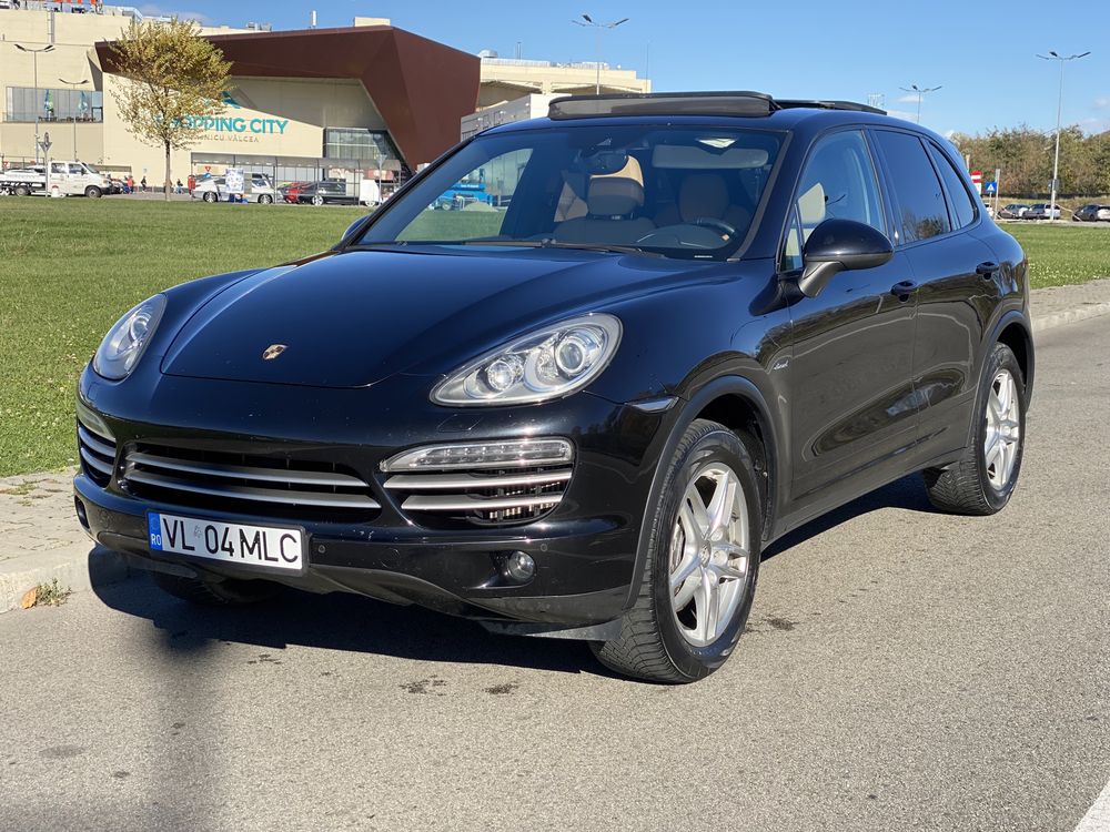 2014 Porsche Cayenne Platinum Edition
