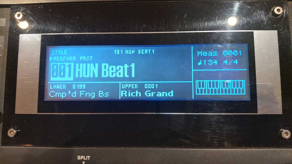Клавир / Синтезатор / Йоника Roland GW 8 Workstation Version 2